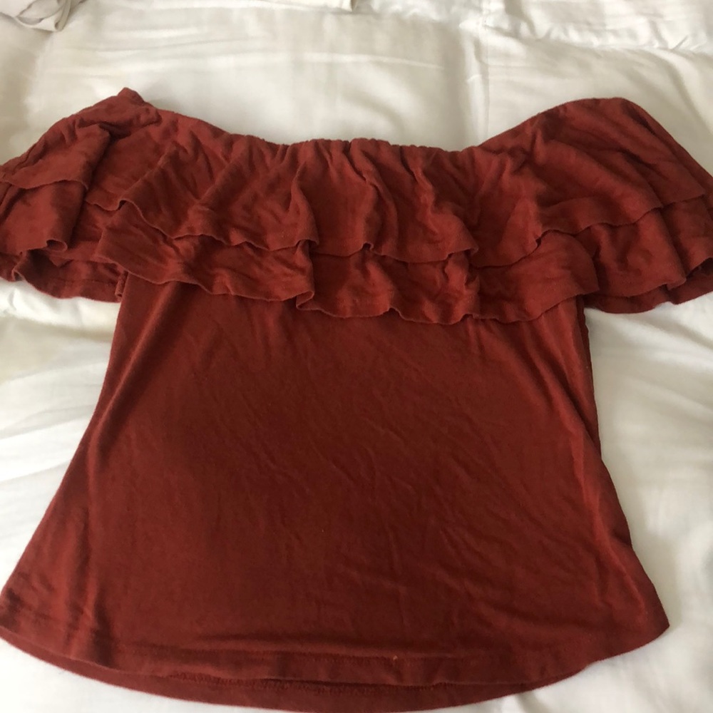 off the shoulder T-shirt